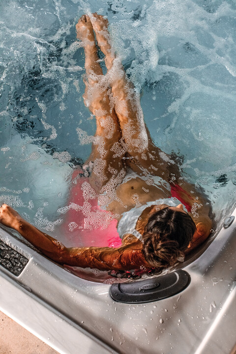 JHT_J408_Mid_Woman_Relax_IR-Lights_06-480x720-95a53567-69eb-4f3f-aa55-efd0c9e6f03c